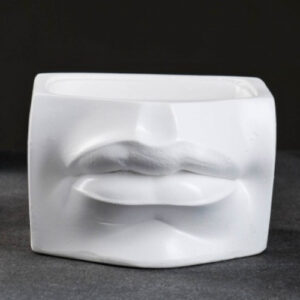 Гипсовая модель "Губы человека"